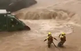 Бурата „Леонардо“ ја потопи Шпанија: Итни евакуации на илјадници луѓе, армијата е на терен, патиштата се претворени во реки