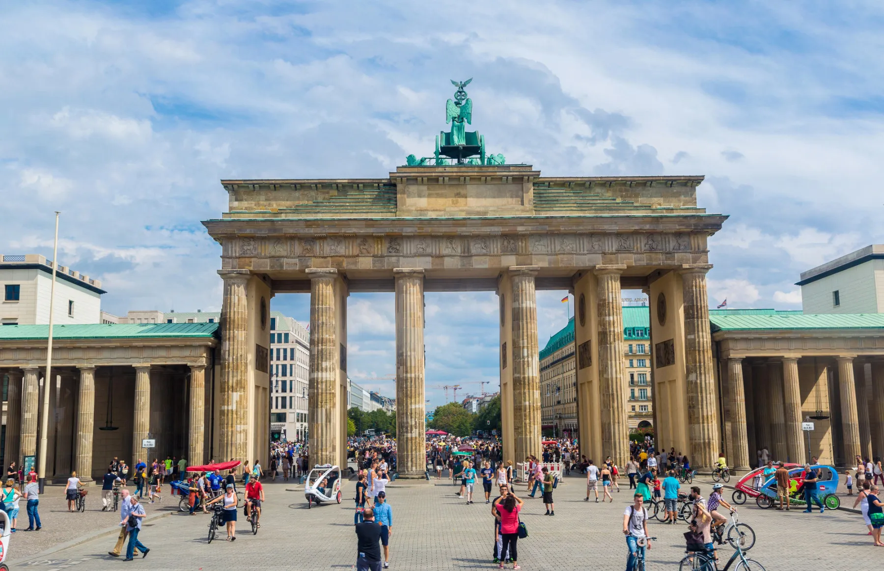 Европската економија боледува од војната со Иран - прогнозите за раст се намалуваат