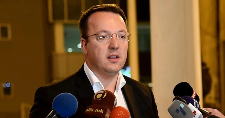 Николоски: Модерни автопати и железница ќе го забрзаат развојот на Македонија