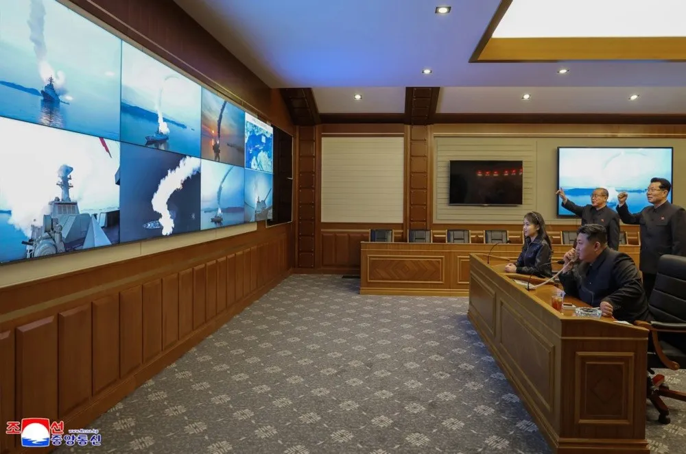 Северна Кореја лансираше повеќе од 10 проектили за време на американско-јужнокорејските вежби