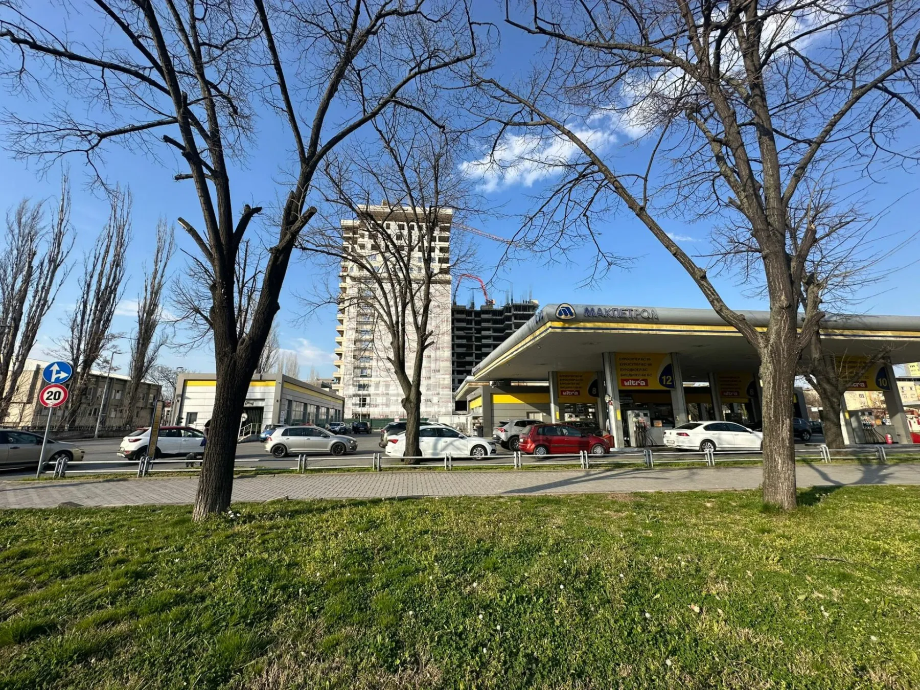 Горивата поевтинуваат од следната недела, Владата ветува нови мерки и за храната