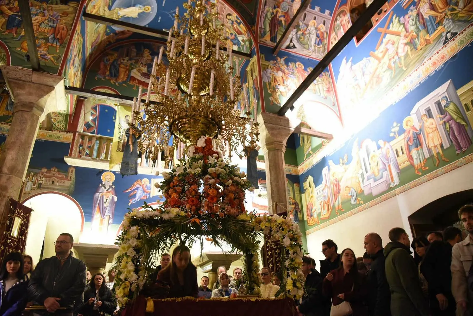 Светол понеделник: Православните верници го слават вториот ден од Велигден