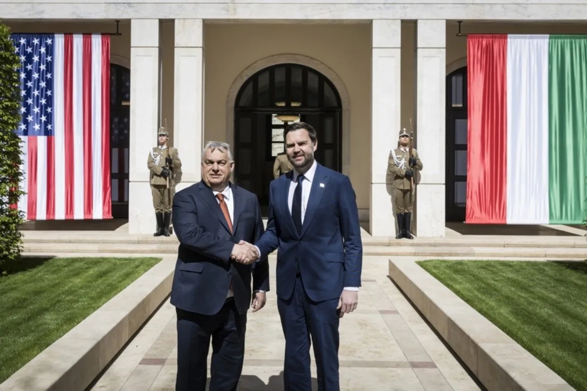 Венс му помага на Орбан пред изборите - го обвини ЕУ за мешање