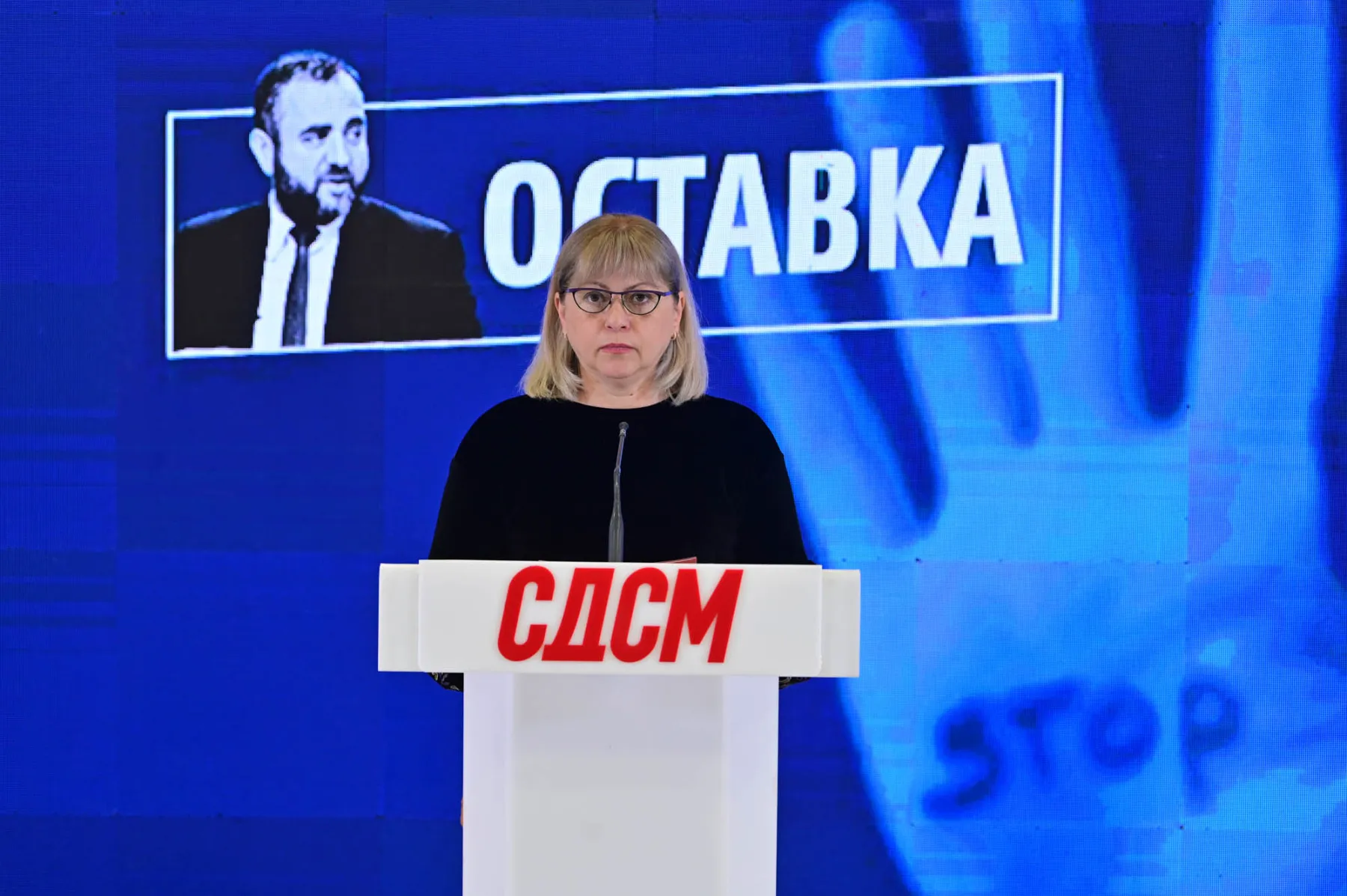 Ангелковска против Мицкоски: тепање жена не е мал престап, Тошковски мора да поднесе оставка