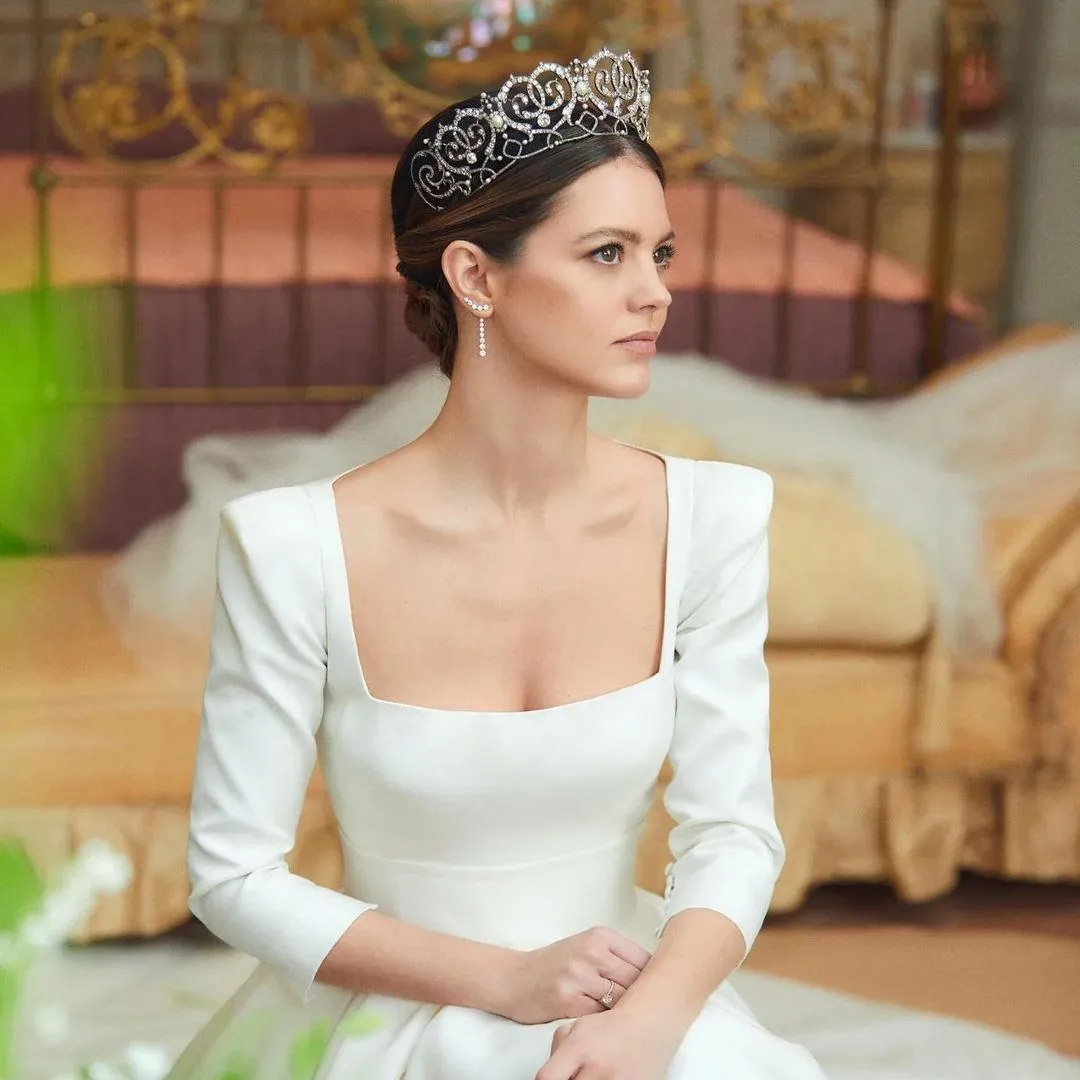 Tiaras on aristocratic brides: jewellery with three centuries of history, and one Spanish wedding tiara that simply vanished