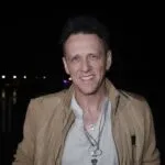 Џенан Лончаревиќ на Летната позорница во Ниш на 11 септември - босанскиот глас на хитовите Лудујем и Цвете бели