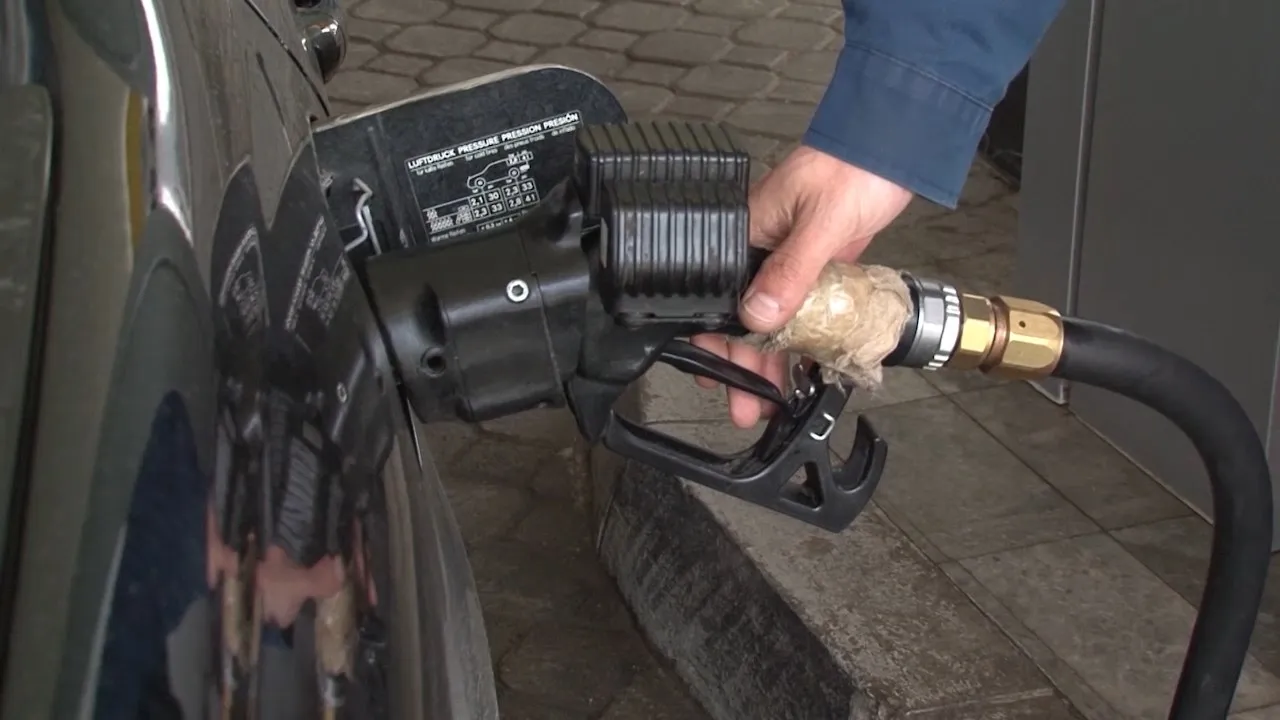 Government keeps the fuel subsidies until 18 May, diesel down by 3 denars - but nobody is saying what happens after