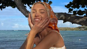 Same Sunscreen for Face and Body? A Dermatologist Explains Why It's a Mistake That Causes Acne