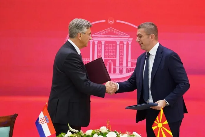Мицкоски и Пленковиќ потпишаа стратешко партнерство во Охрид - и пораката кон Брисел гласеше: цените на чекање ќе ги платиме