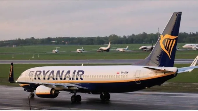 Ryanair ја затвoри солунската база: 700.000 седишта одат во Албанија и Шведска
