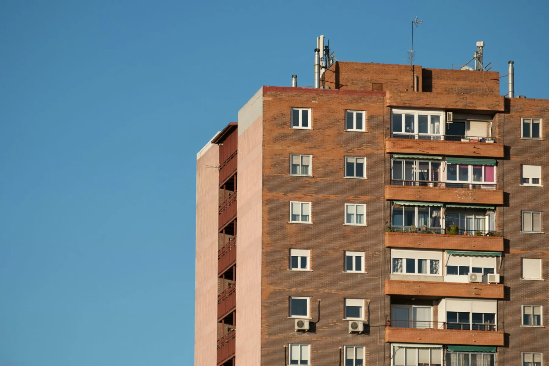 Квадратот во Скопје: од 740 на над 3.000 евра за пет години, продажбата паѓа за 27%
