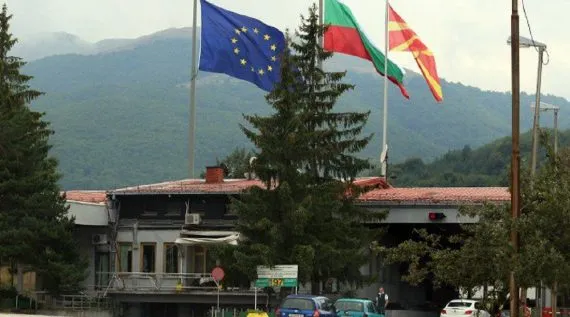 Бугарска фондација ја откажа блокадата на три гранични премини - за два часа, по една реченица од Софија