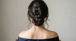 The Knot Braid Is the Season's Most Romantic Hairstyle - It Looks Easy, but Careful Work Stands Behind It