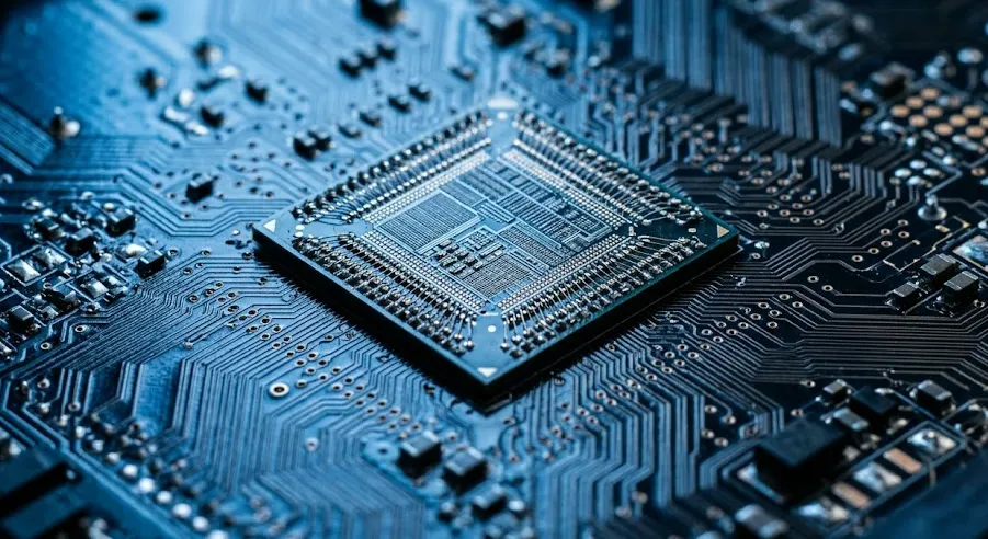 Пентагон ги стави Alibaba, Baidu и BYD на список со кинеската војска - сега се 188 фирми
