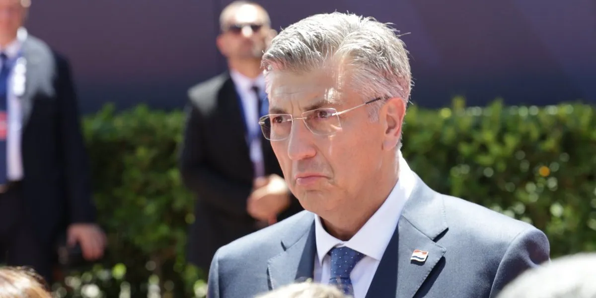 Загреб финансира Хрвати во Војводина: грижа за идентитет или тивко натегнување меѓу соседи