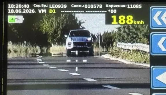 188 на час со порше: полицијата му го одзеде возилото на српски државјанин на автопатот Куманово-Скопје