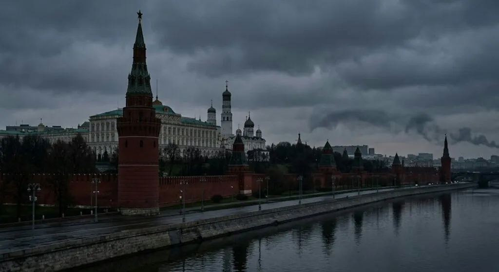 Дронови на 16 километри од Кремљ: зошто Путин е пред речиси невозможна задача