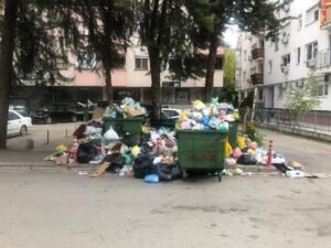 One Garbage Truck Out of Four Actually Works: Skopje Drowns in Trash While Spare Parts Wait on "Procedure"