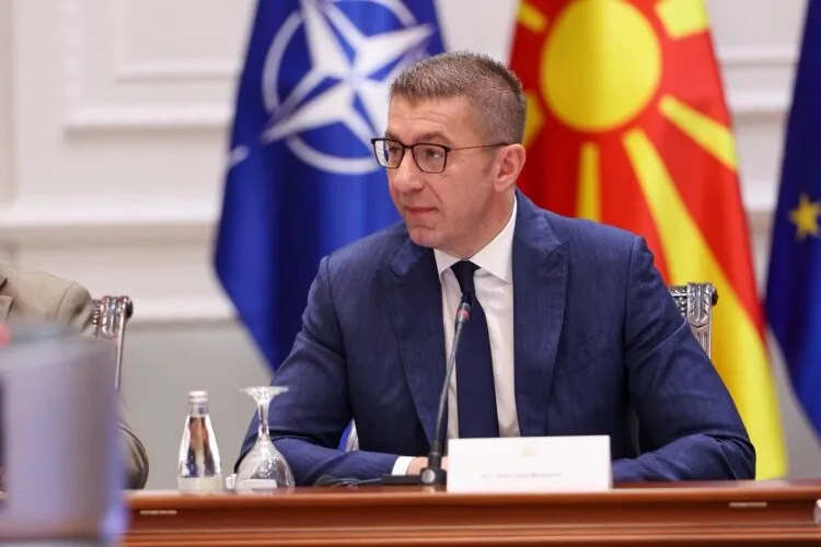Изборниот законик повторно бојно поле: СДСМ најави 10.000 амандмани, а вистинскиот губитник е верувањето дека гласот менува нешто