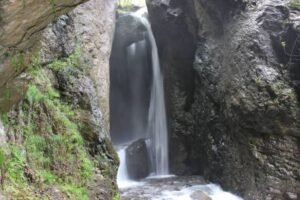 Македонските водопади тивко пресушуваат: цената на еден екоцид за кој никој не одговара