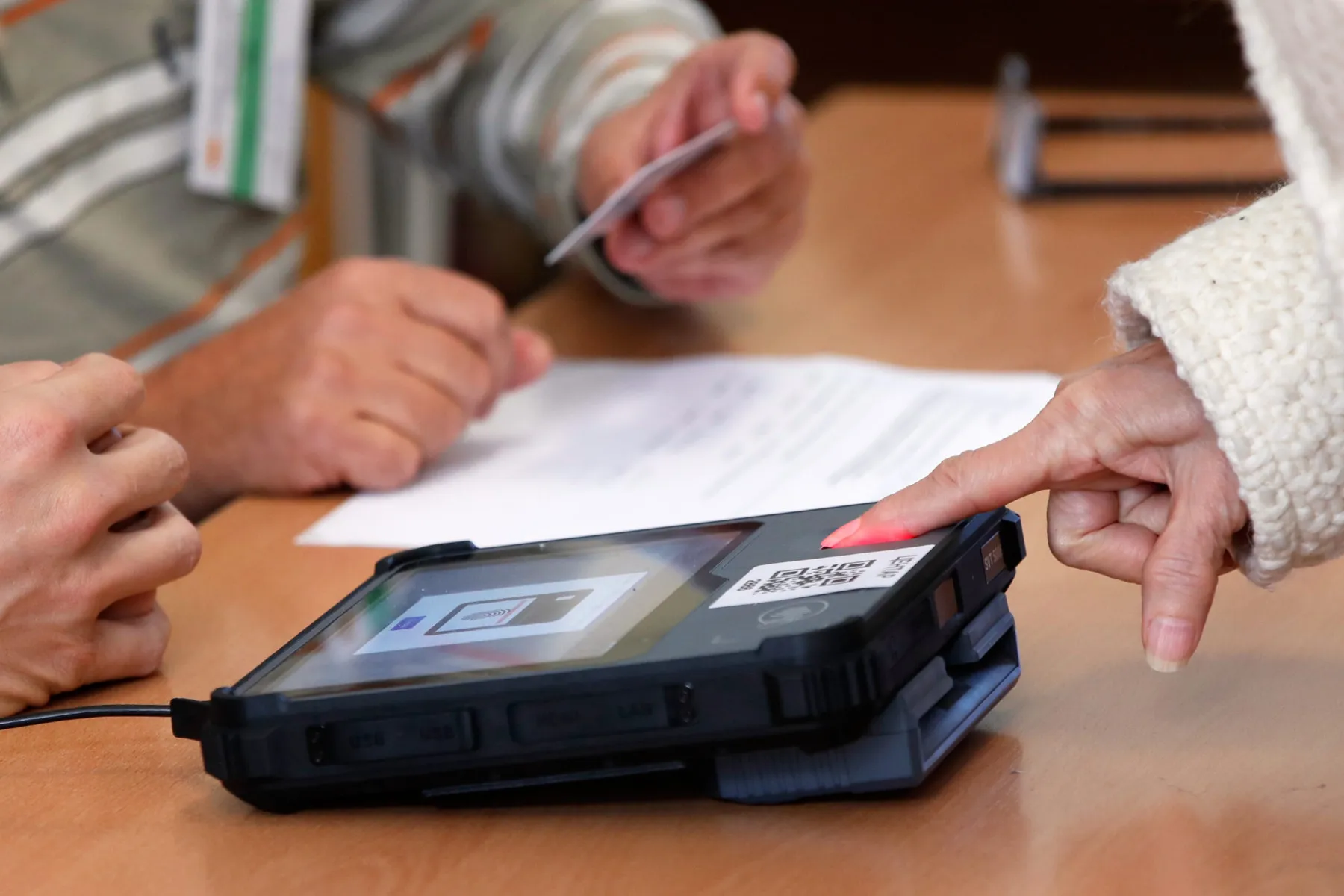 Изгубени 4 милиони однадвор, а 10 милиони делени одвнатре: приказната за пропаднатата изборна реформа