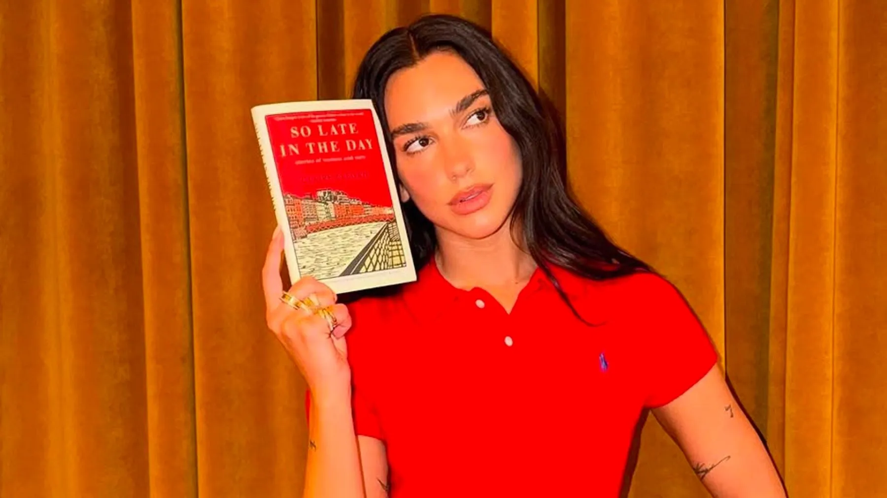 Dua Lipa отвори библиотека од 100 забранети книги во Порто: светилиште против цензурата