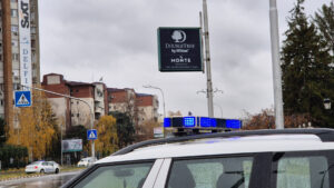 Автомобил се запали во движење во Чаир: возачот со изгореници, но успеал да излезе на време