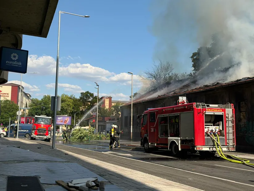 Двајца уапсени по пожарот на булевар Македонија: огнот се гаси за еден ден, проблемот со напуштените објекти гори со години
