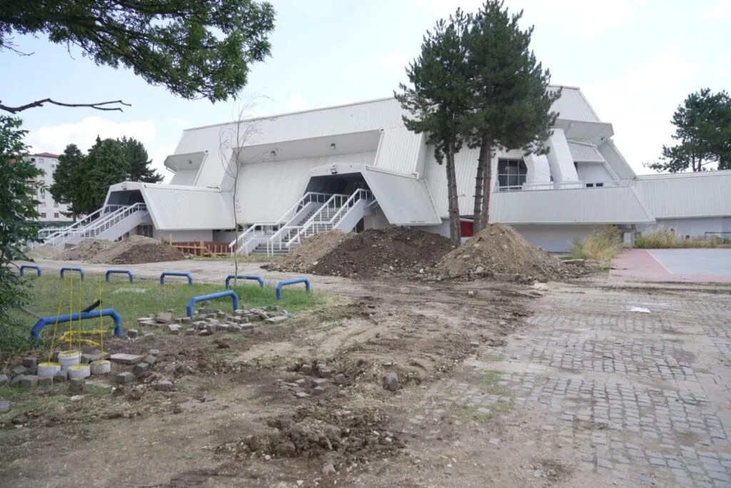 Куманово ја гасифицира спортската сала: почисто греење пред новата сезона, но кога редот доаѓа до домаќинствата?