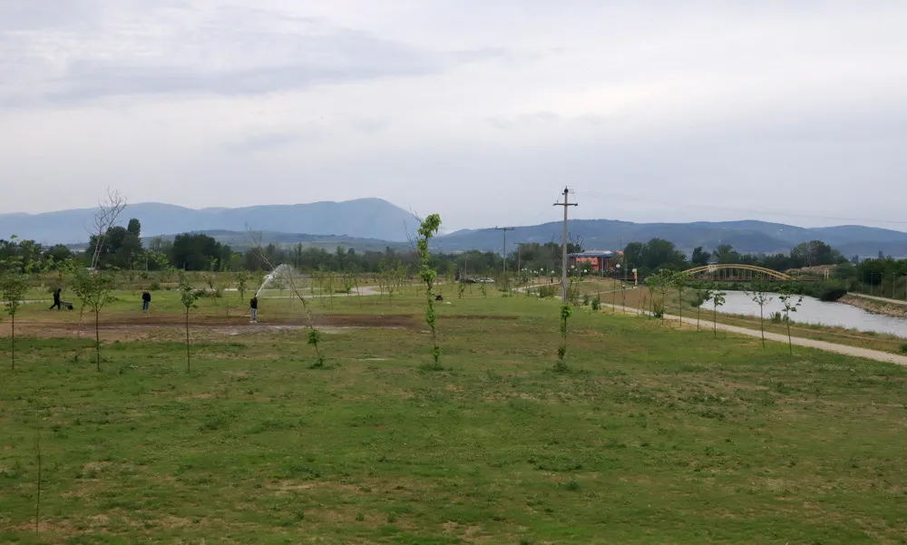 Eine wilde Deponie in Karpos wird zu einem 72.000-Quadratmeter-Megapark: neue "Lungen" für das verschmutzte Skopje