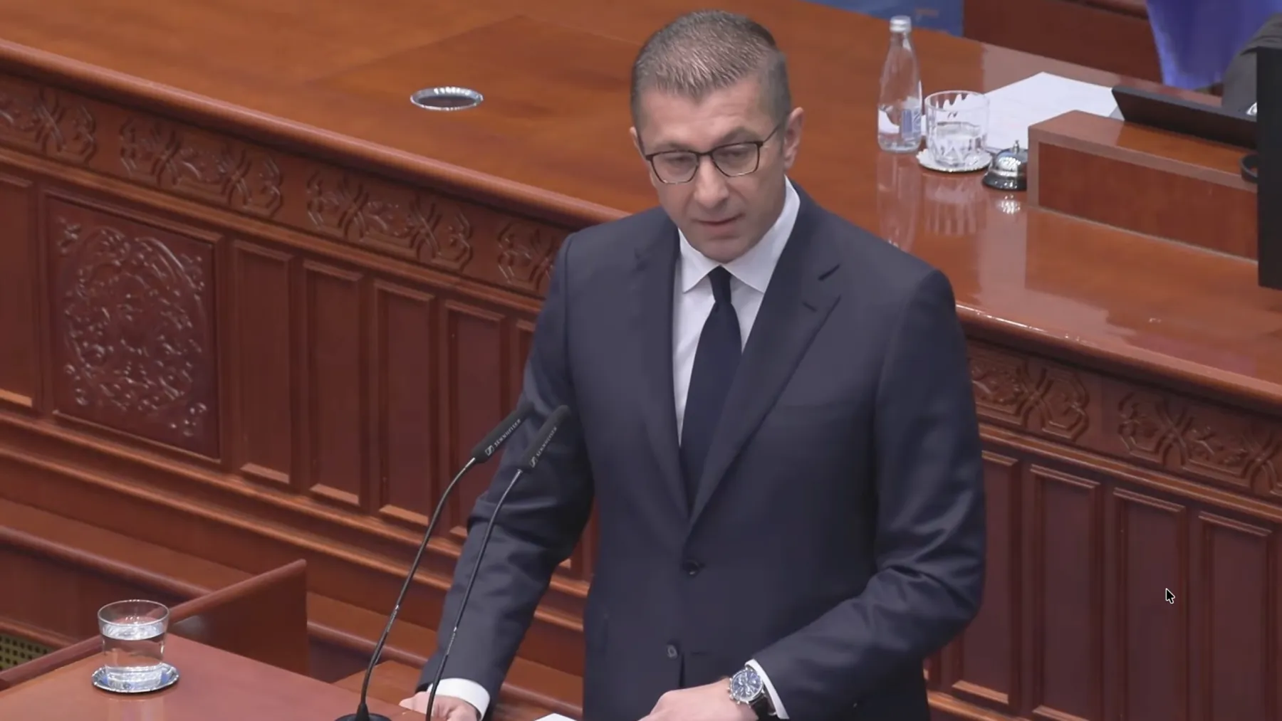 Мицкоски ја смени Владата: шест министри си одат, но ако работеле добро – зошто се менуваат?