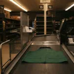 Внуците на белгискиот крал ова лето работат во супермаркет и одат како волонтери во Уганда