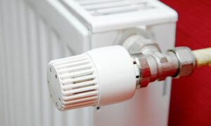Парното поскапува од 1 август: 140 денари месечно повеќе за стан од 60 квадрати, а сезоната уште не почнала
