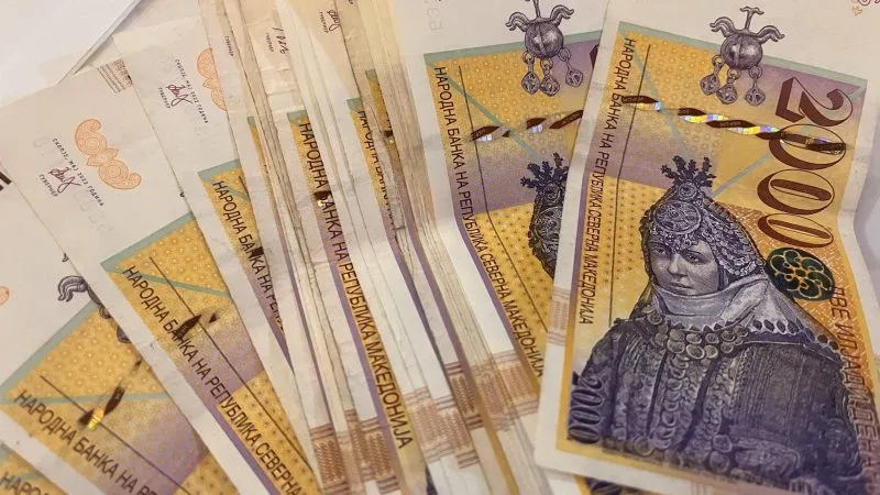 65.280 евра, 29.840 франци и 161.500 денари по домовите: како се купувала лиценца за стоматолог