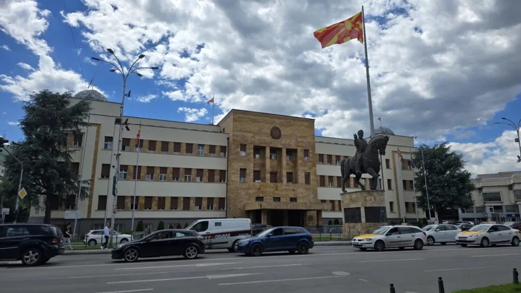 Законот за правична застапеност заглави пред гласање: две албански партии, едно Бадентерово мнозинство