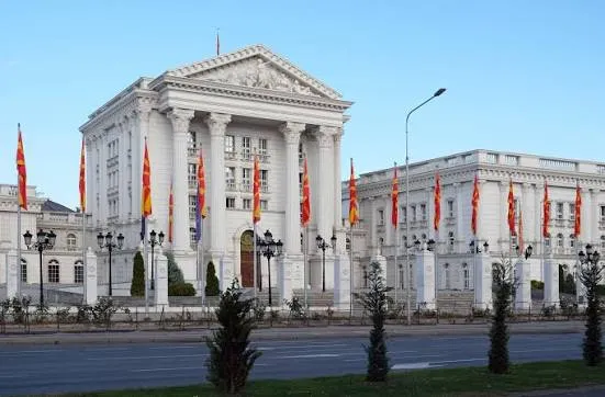 Реконструкција ?