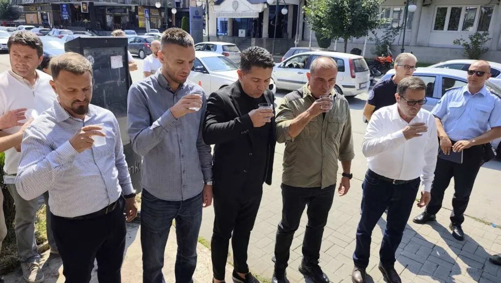Кризниот штаб се напи вода од чешма во Гостивар, но извештајот сè уште никој не го видел