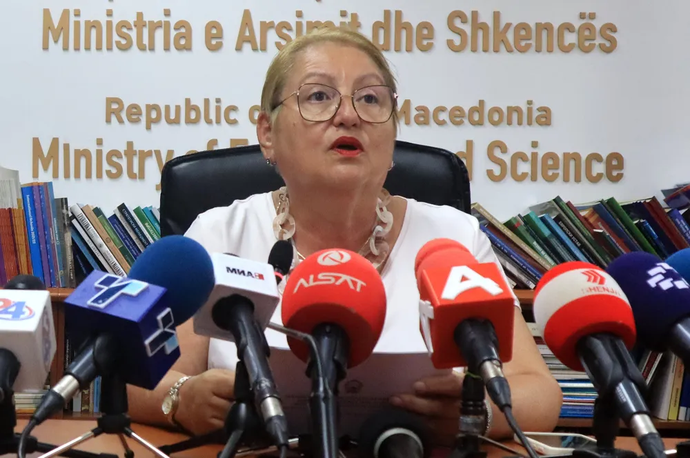Родени 19.031, запишани 14.500: се затвораат 26 училишта, а никој не ја брои разликата