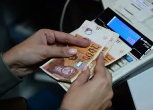 Станбените кредити скокнаа за 16,6 отсто, а компаниите повлекоа 8,7 милијарди денари од сметките за еден месец