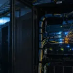 Nvidia ја купува куќата на отворениот код за 12,9 милијарди долари: фирмата што ги прави чиповите го зема и складиштето на моделите