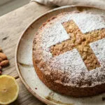 Три состојки, четири века и нула брашно: зошто автентичната торта од Сантјаго е без глутен