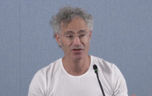 Шефот на Palantir ги нарече ВИ лабораториите марксисти: приход од 1,9 милијарди во еден квартал, а тие му го земаат средството за производство