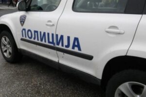 Го удирале со раце и нозе додека бил со лисици: двајца струшки полицајци под кривична пријава по два и пол месеци тишина