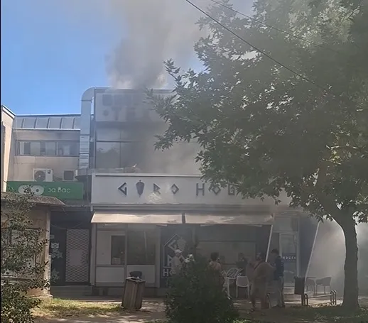 Скара запали угостителски објект во „Лептокарија“: три пожарникари го изгаснаа, а советничка постави прашањето што останува