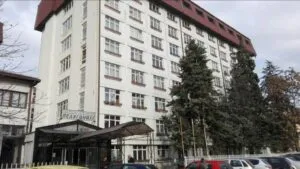 Леб по 126 денари таму каде што пазарот бара 70: ревизијата во студентскиот дом „Пелагонија" нашла и 700 душеци што никој не ги користи