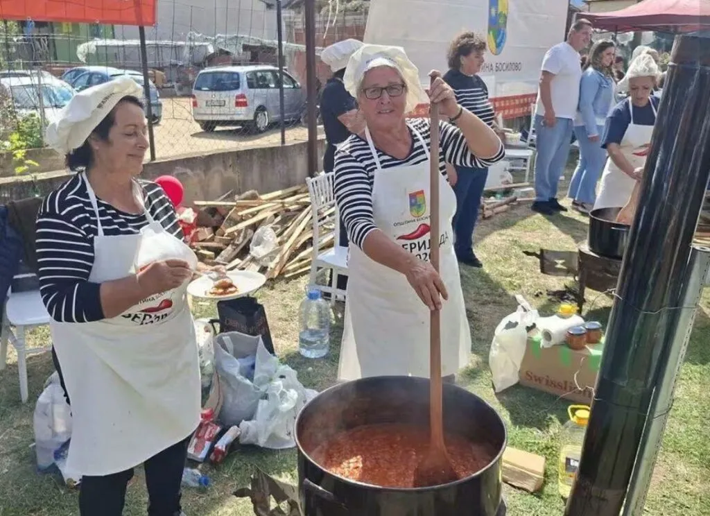 Петта „Ајверијада“ во Босилово: 400 килограми ајвар, а градоначалникот вели - тоа не е мала работа