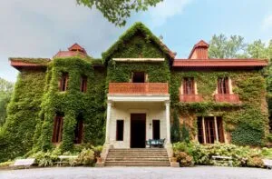 Палата од 1881 со четири ката по 480 квадрати, а најголемата одлука на сопственикот беше што не ја допре