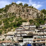 Берат, Ѓирокастро и Ксамил: Албанија е на неколку часа од нас, а сè уште се чувствува како откритие