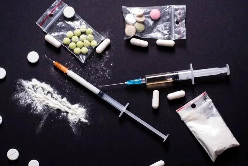 Пет шатори, пет видови дрога: полициска акција во Галичник заврши со петмина приведени