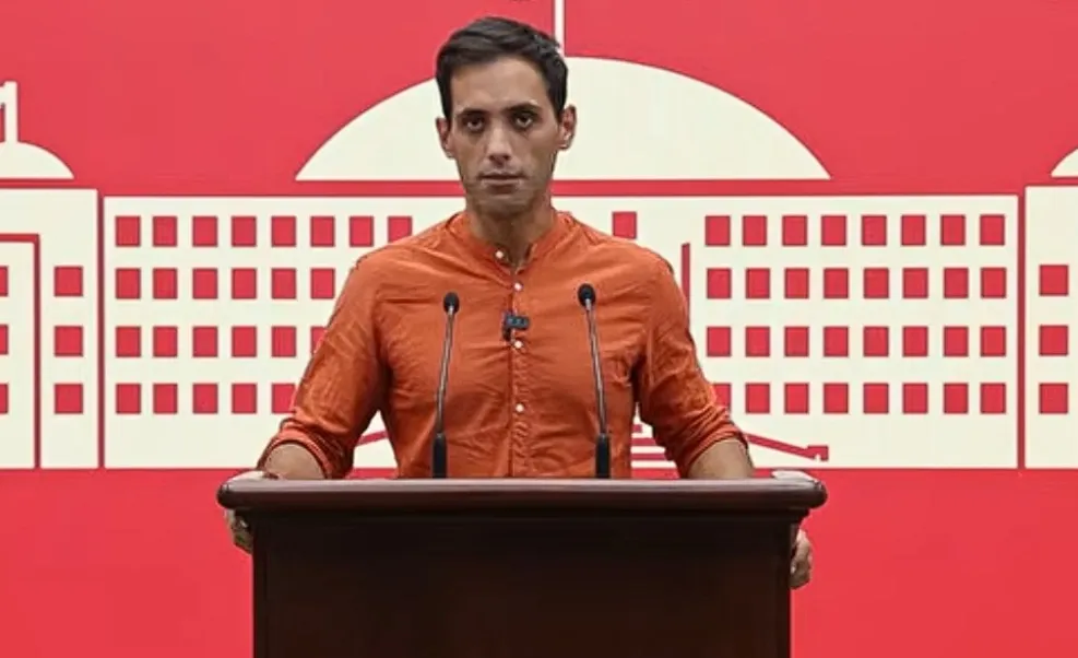 Министерката им порача на првачињата да бараат братче, а за година дена се затворени 26 училишта
